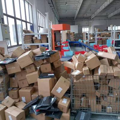 上海倉儲外包服務 現代物流倉儲解決方案助力企業高效運營